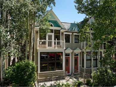 A WOW Interior Four Bedroom Luxury Ski Rental in Aspen